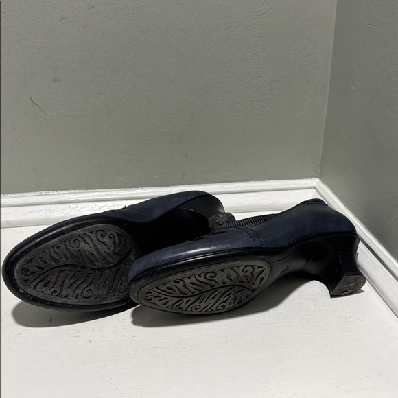 Earth Day Tripper Kitten Heel Slip-In Blue Leather Shoes-size 8B - Picture 7 of 8